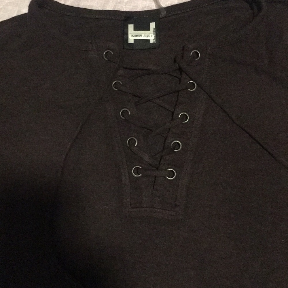 2/$20 Long sleeve T-shirt